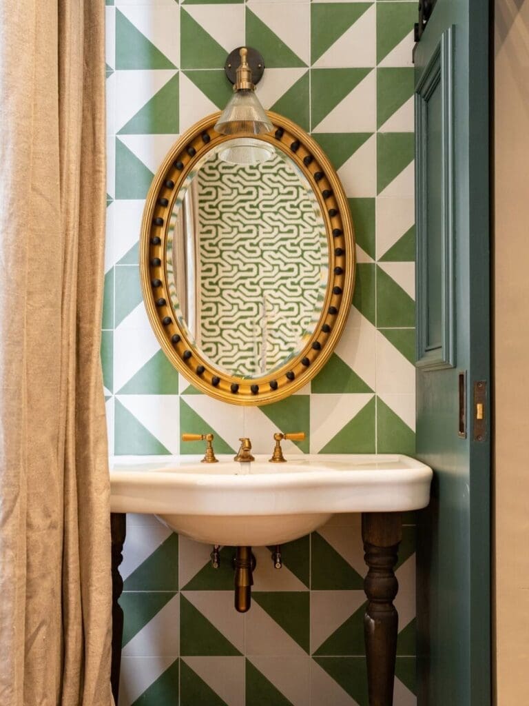 Bathroom at The Princess Royal rooms, Notting Hill, getting-ready friendly for a London hen weekend