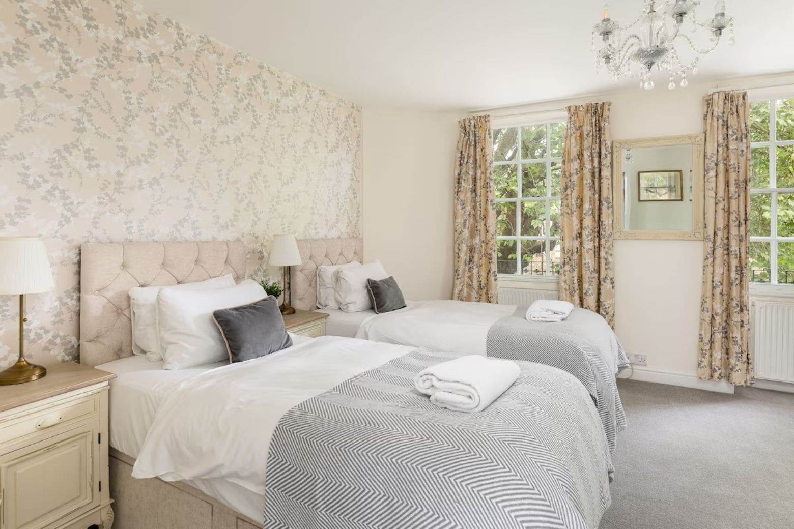 Characterful Georgian home near Abbey Green with cosy bedrooms in Airbnbs in Bath for a hen weekend.