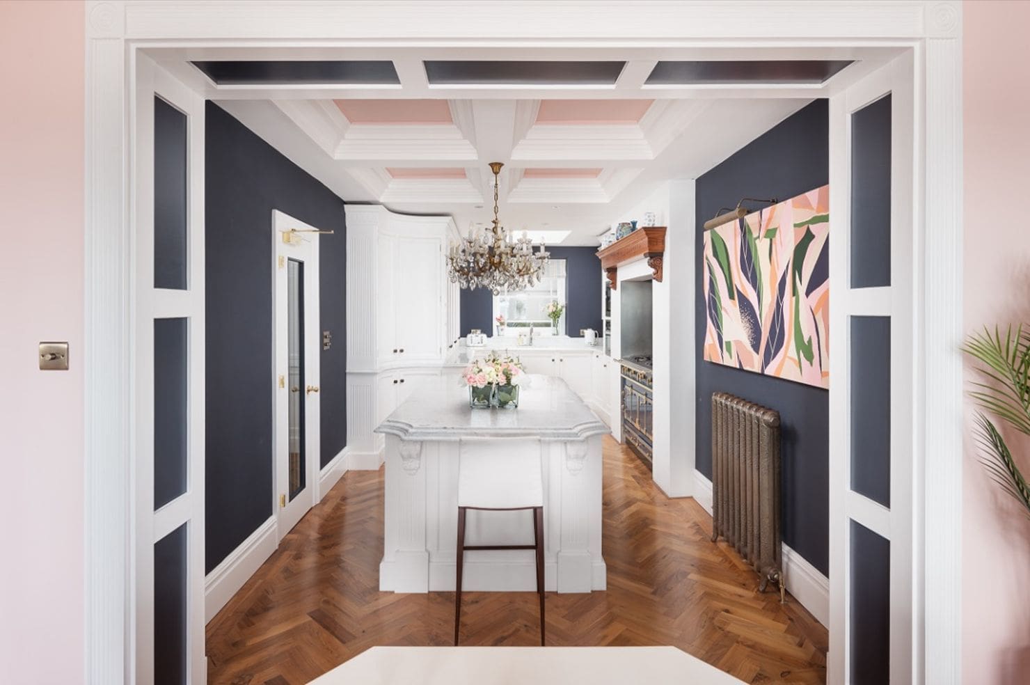 Luxury seafront townhouse in Brighton with large kitchen, elegant dining room and terrace views, ideal for hen party group stays