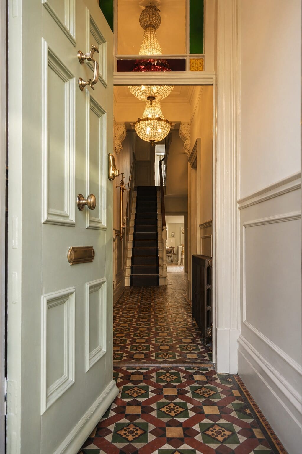 A curated mix of central townhouses, countryside estates and spacious group stays in Airbnbs in York for a hen weekend, all within easy reach of historic streets and landmarks.