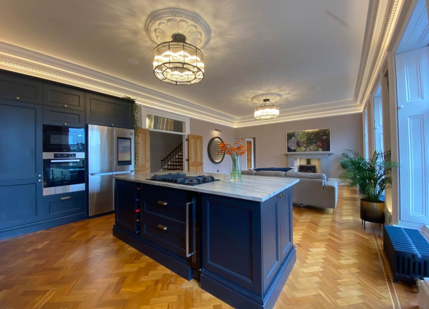Stylish West End townhouse with log burner, spa bath and large social space in Airbnbs in Glasgow for a hen weekend near Ashton Lane.