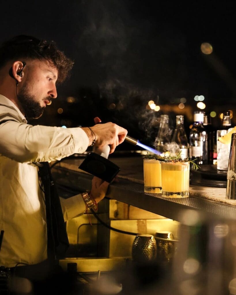 Rooftop drinks and sunset atmosphere at Sky Bar in Palma, a stylish place to start a girls’ night out or hen weekend in Mallorca.