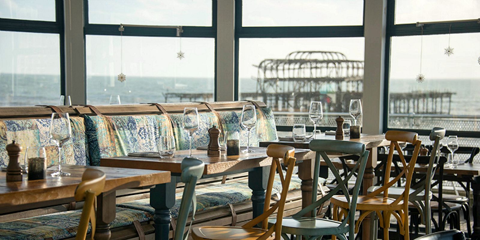 Seafront bottomless brunch in Brighton for a hen weekend